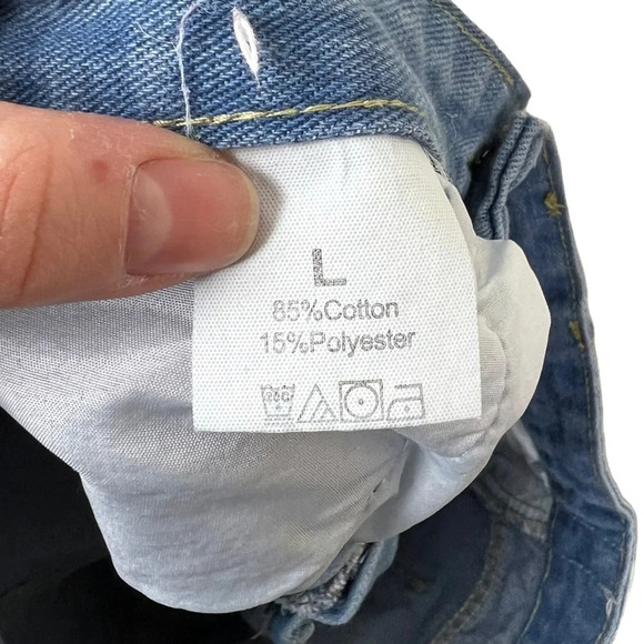 SHEIN • Contrast Letter Ribbon Raw Hem Denim Shorts - Picture 5 of 7